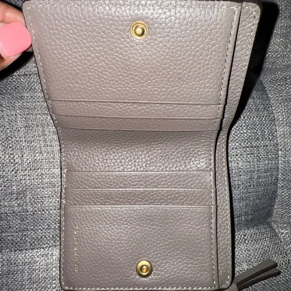 TORY BURCH McGraw Bi-fold wallet in Silver Maple (Grayish/Taupe) - Picture 4 of 10